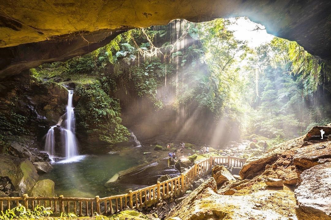 桃園 天然水濂洞瀑布秘境半年後回歸 仙氣十足的 三民蝙蝠洞 於228重新開放 好想去喔