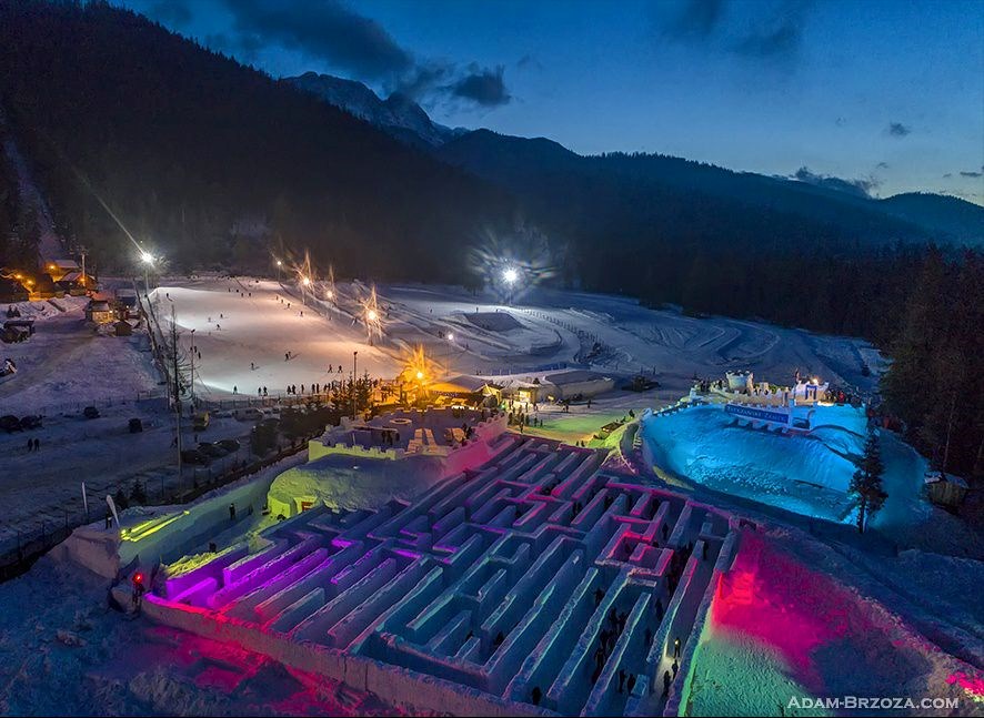 全球最大雪地迷宮 6萬顆大冰塊打造 內在華麗如 雪地宮殿 超越10個網球場大的雪地版童話世界 好想去喔 全球最大雪地迷宮 6萬顆大冰塊打造 內在華麗如 雪地宮殿 超越10個網球場大的雪地版童話世界 好想去喔